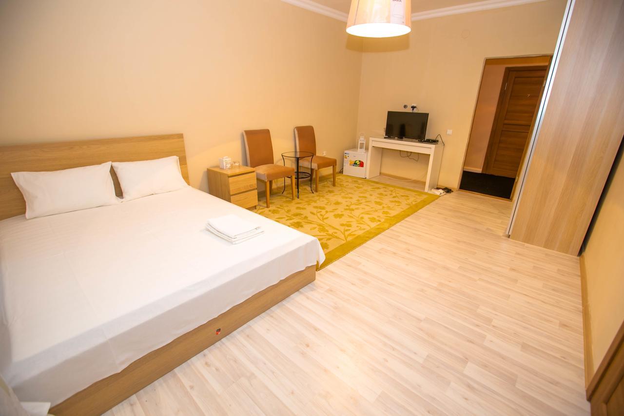 Hotel Jasmine Atyrau Ngoại thất bức ảnh
