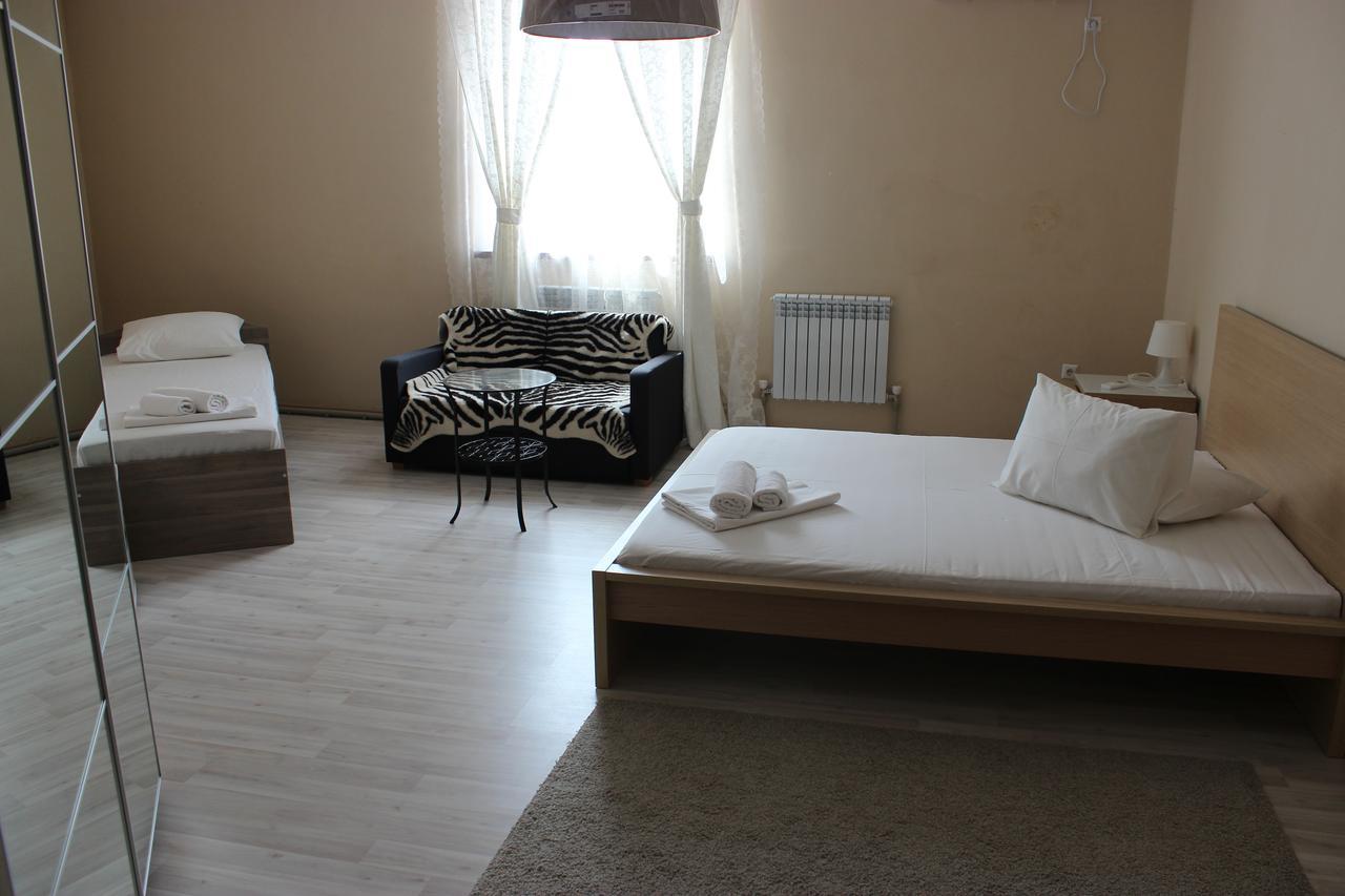 Hotel Jasmine Atyrau Ngoại thất bức ảnh