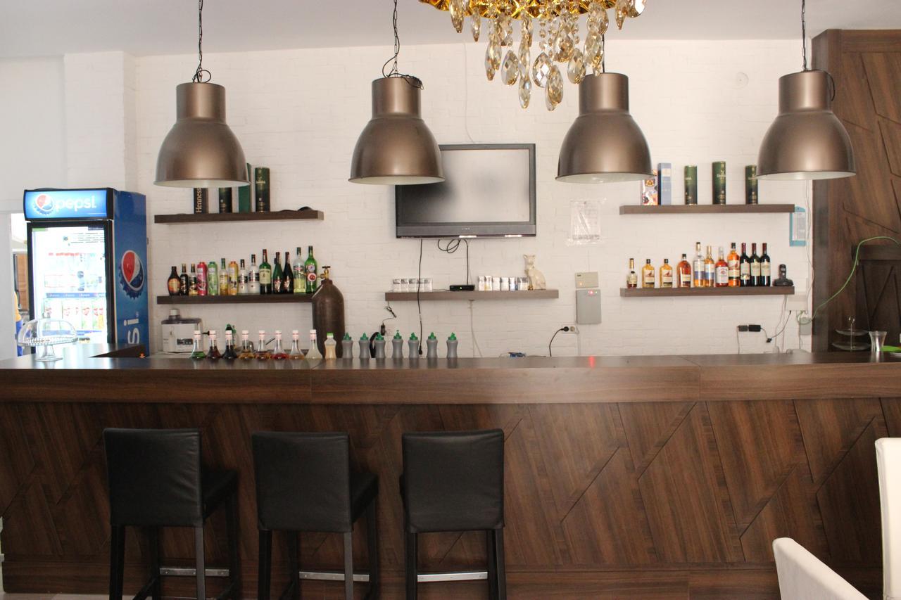 Hotel Jasmine Atyrau Ngoại thất bức ảnh