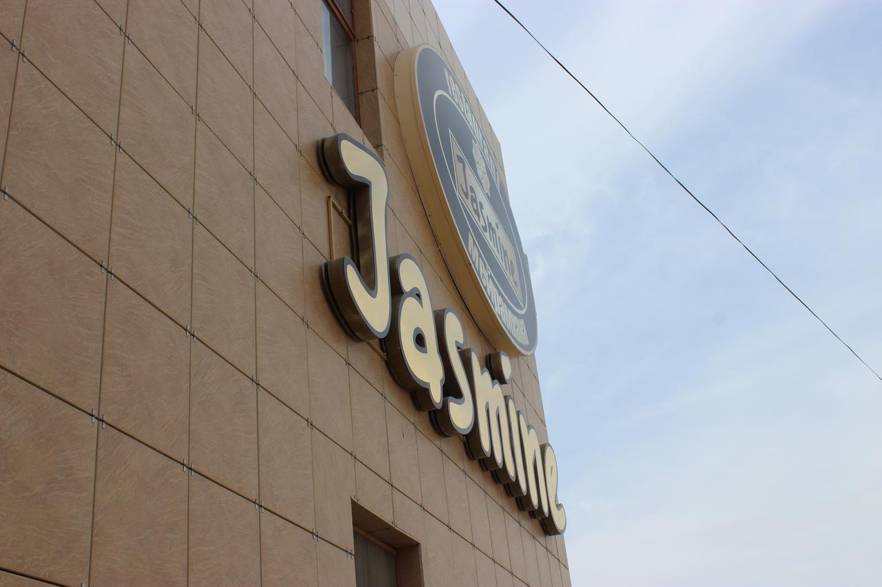 Hotel Jasmine Atyrau Ngoại thất bức ảnh
