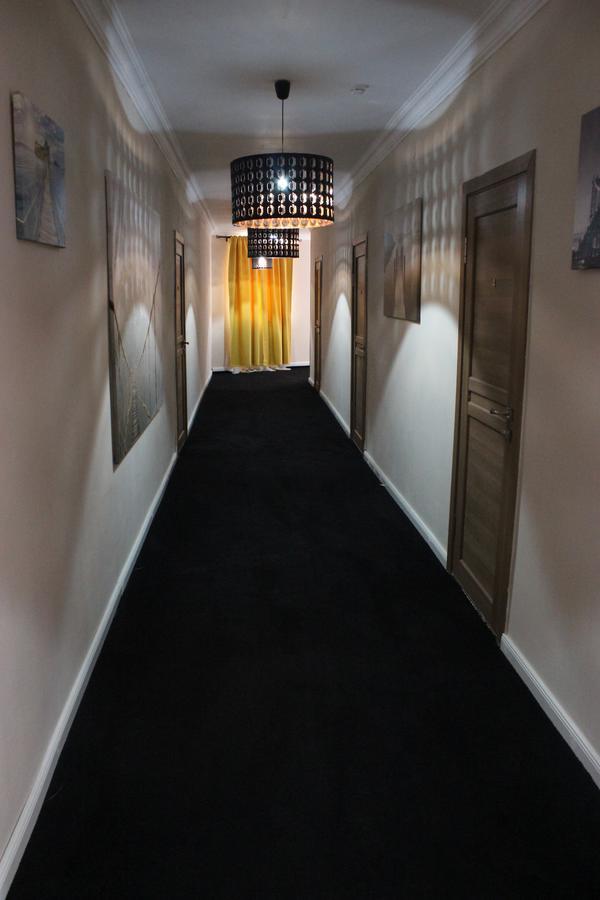 Hotel Jasmine Atyrau Ngoại thất bức ảnh